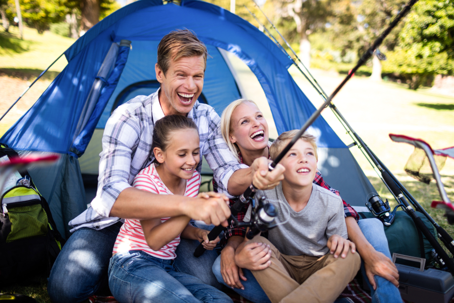 famille en Camping 4 étoiles Corse